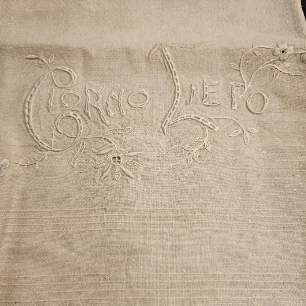 Vintage Italian Hand Embroidered Linen Runner Giorno Lieto Cream Macrame Fringe
